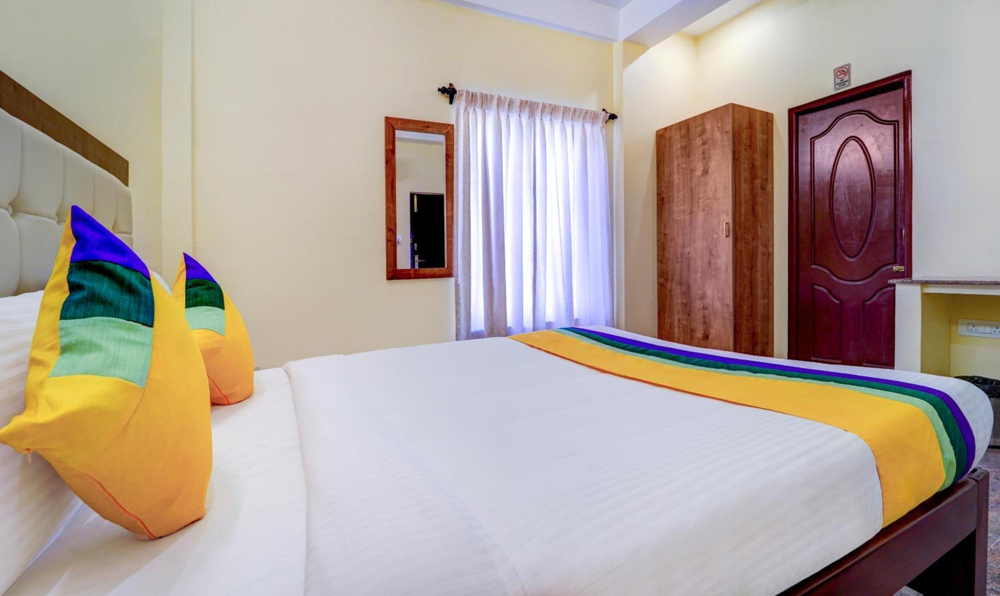 Itsy Hotels Prakasam Residency Pondicherry Exterior photo