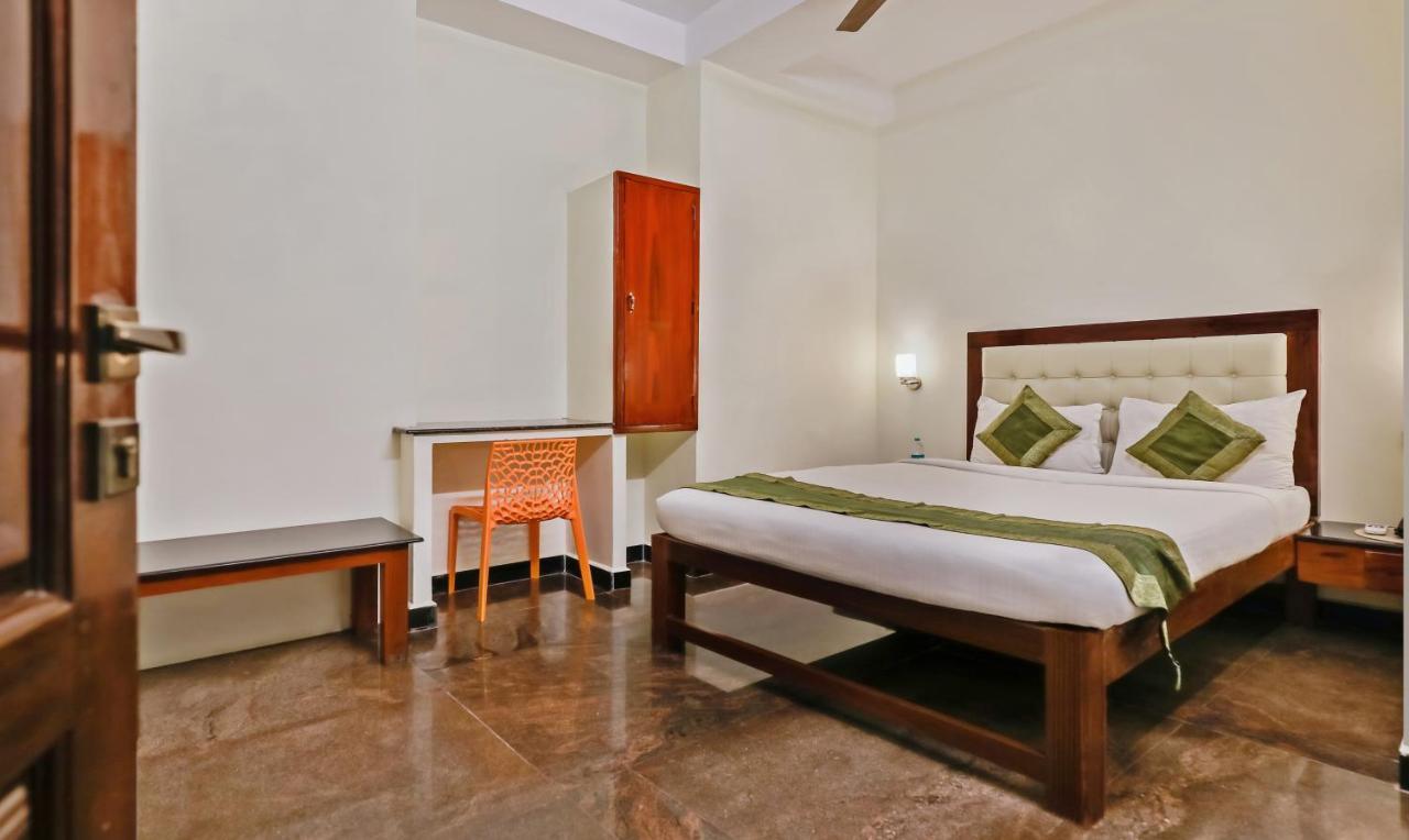 Itsy Hotels Prakasam Residency Pondicherry Exterior photo